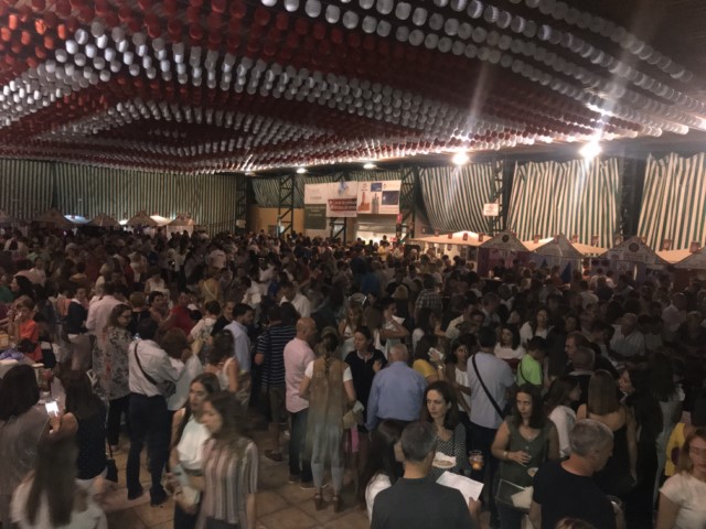 Éxito de la Feria de la Tapa Cofrade y Cata de vino